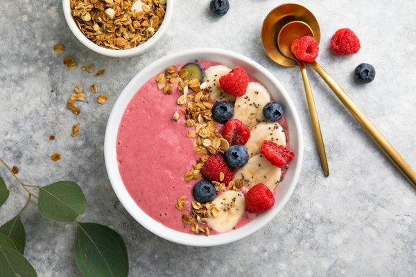 How to Craft a Refreshing Acai Bowl with Fresh Fruit and Granola?